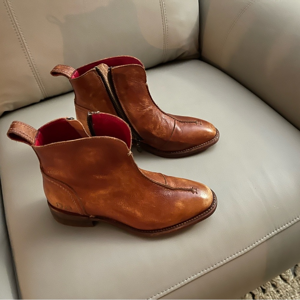 Bedstu Tabitha Boots size 6. Never worn.